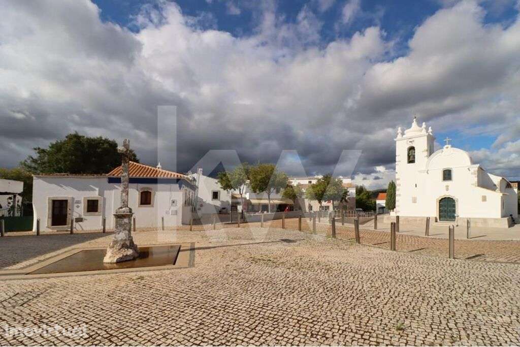 Restaurante com 3 pisos, várias dependências e anexos em Querença - Grande imagem: 3/38