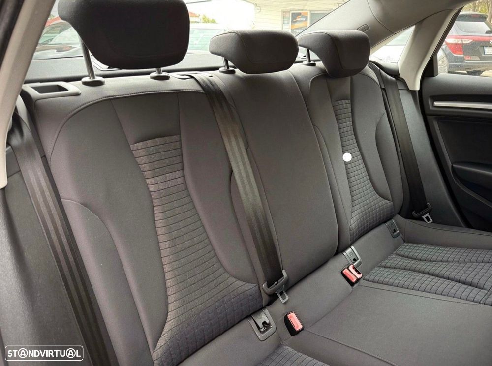 Audi A3 Limousine 1.6 TDI Sport S tronic - 9