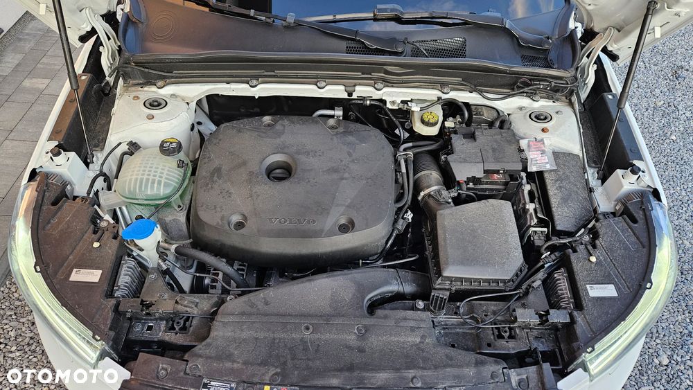 Volvo XC 40 T5 AWD Geartronic R-Design - 32