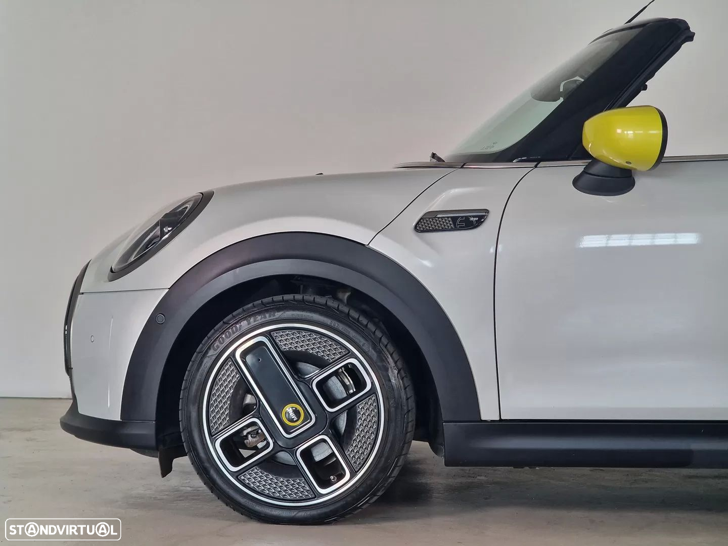 MINI Cabrio Cooper SE - 12