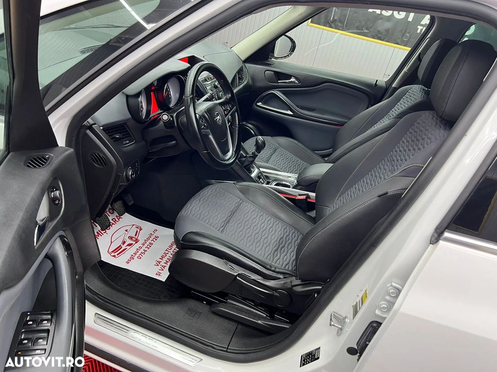 Opel Zafira - 11