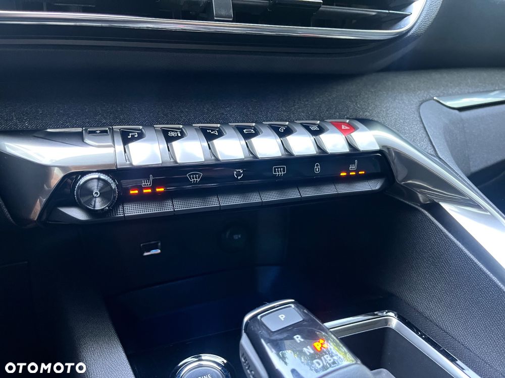 Peugeot 3008 1.6 PureTech Hybrid PHEV Allure Pack S&S EAT8 - 24