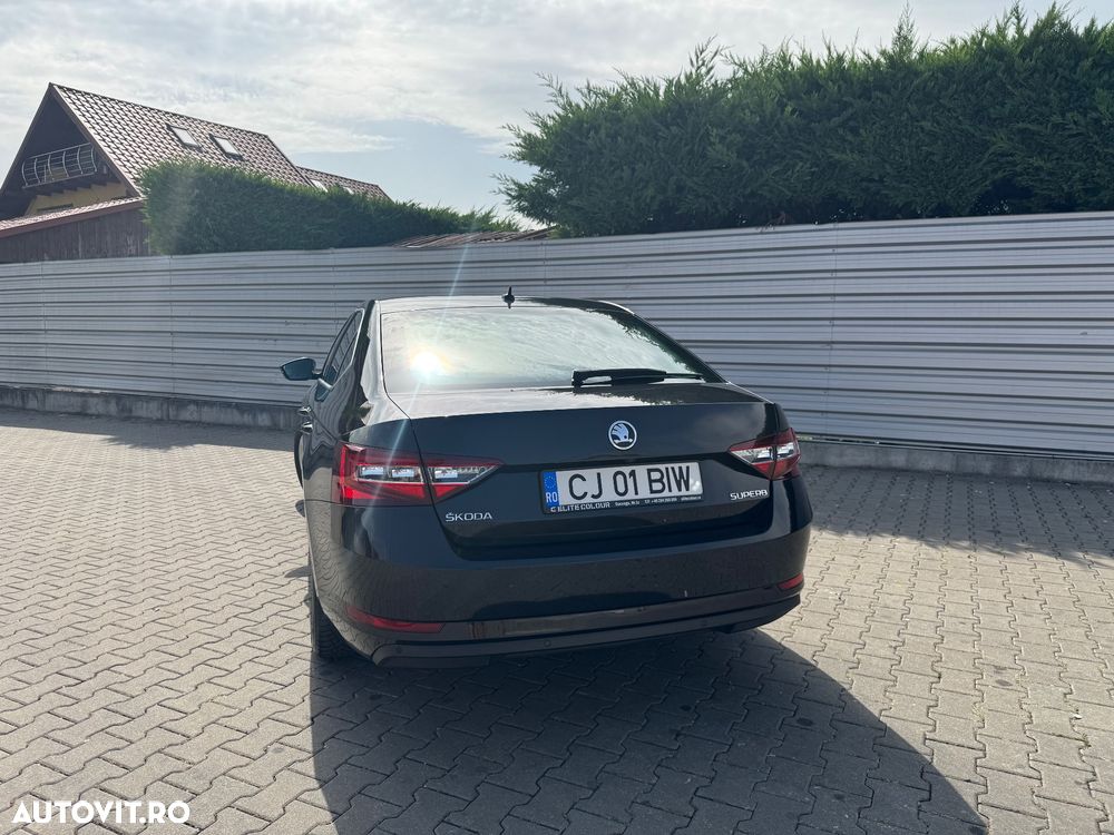 Skoda Superb 2.0 TDI Style - 10