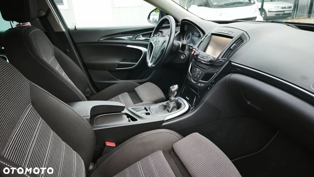 Opel Insignia - 24