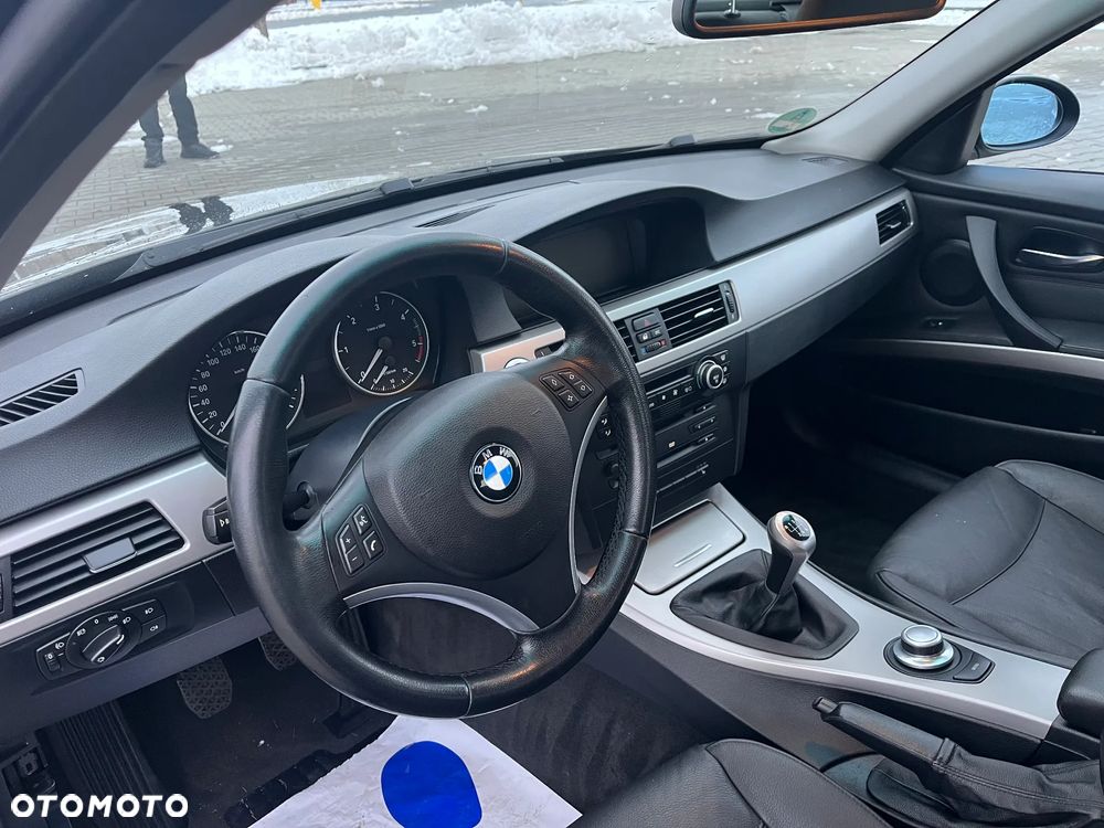 BMW Seria 3 320d - 12