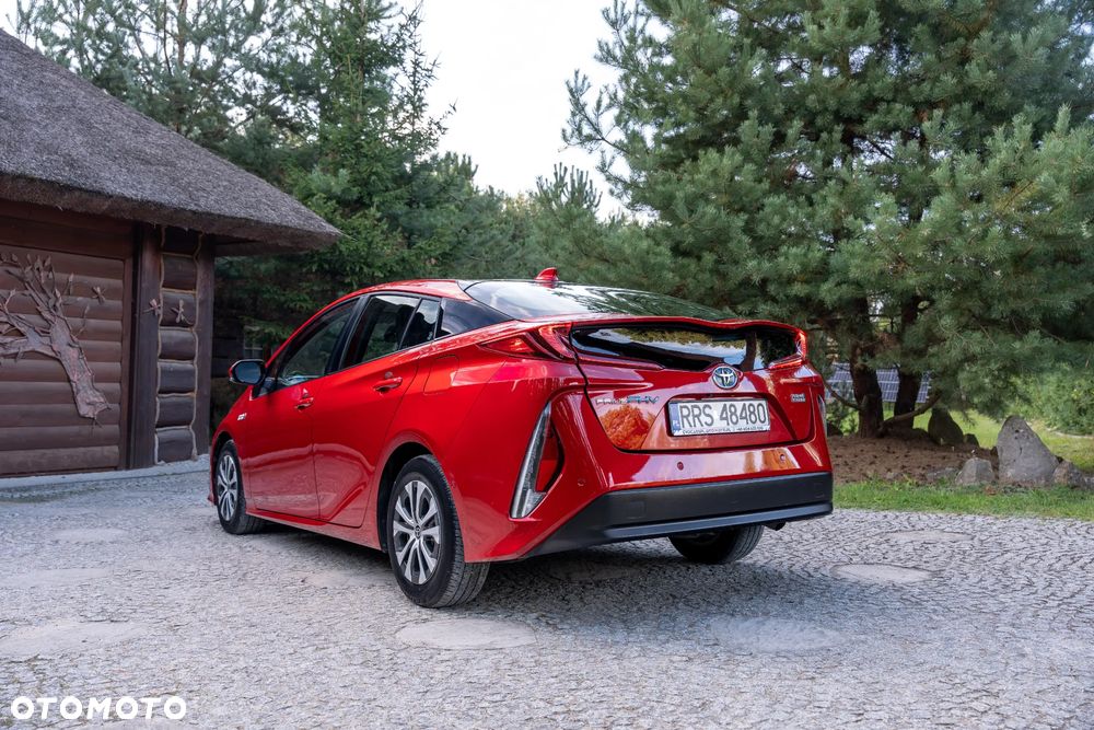 Toyota Prius Hybrid - 12