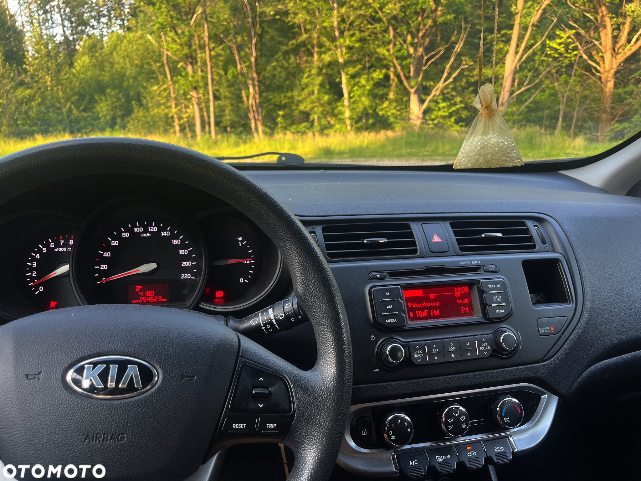 Kia Rio - 5