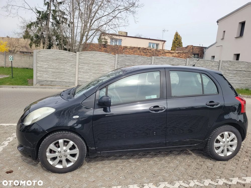 Toyota Yaris 1.3 Sol - 12