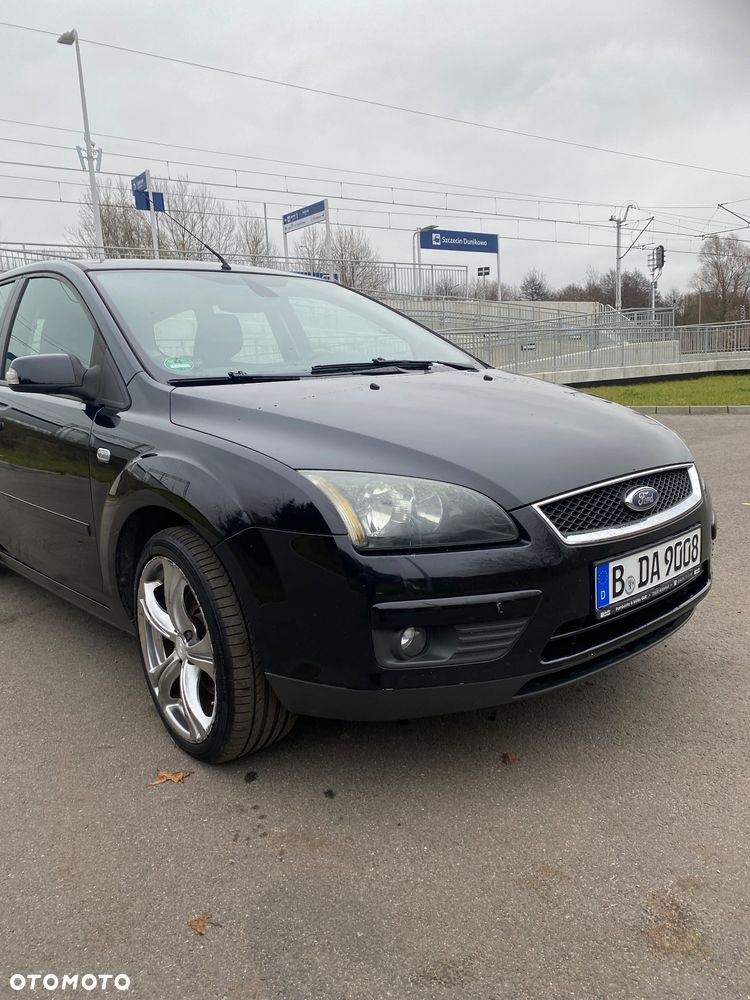 Ford Focus 2.0 16V Titanium - 8
