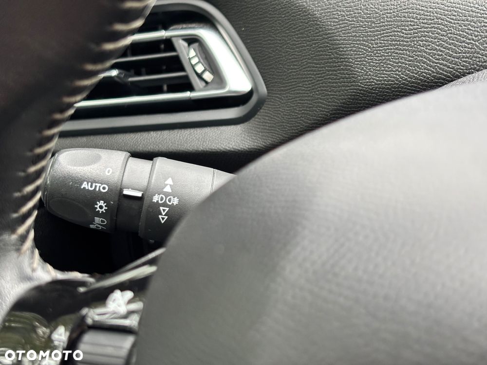 Peugeot 308 1.5 BlueHDi Active S&S - 26