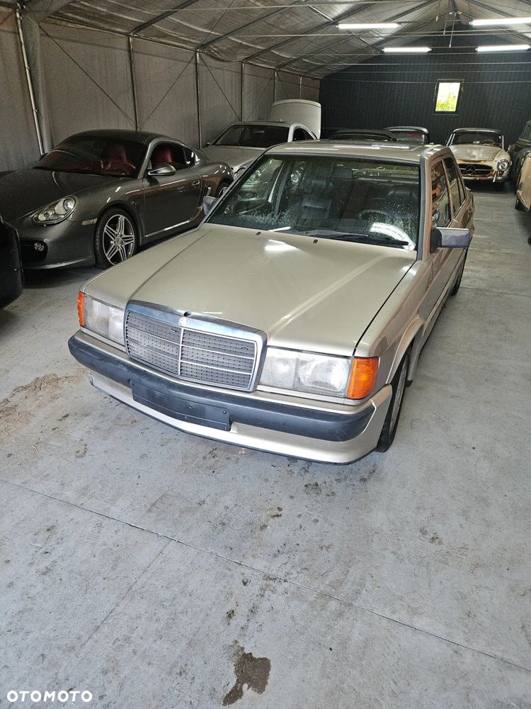 Mercedes-Benz W201 (190) - 2