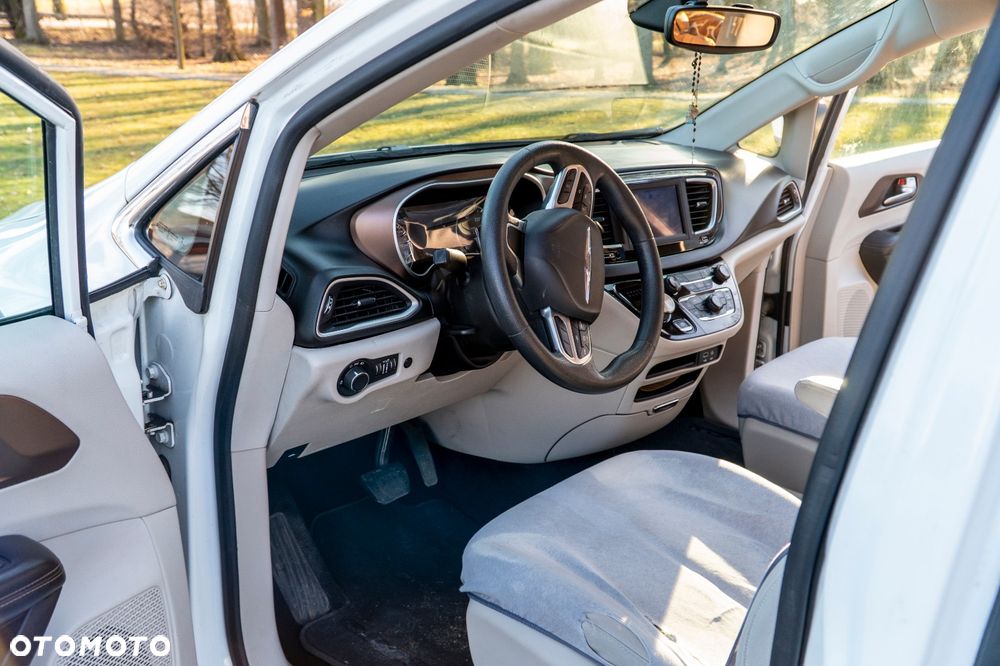 Chrysler Pacifica - 7
