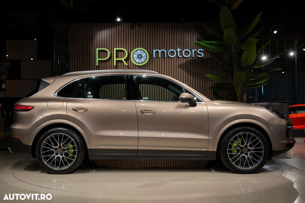 Porsche Cayenne - 14