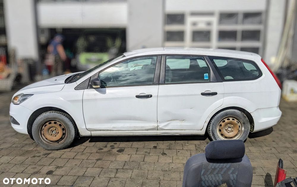 FORD FOCUS 1.6 KOMBI 2009 na części - 8