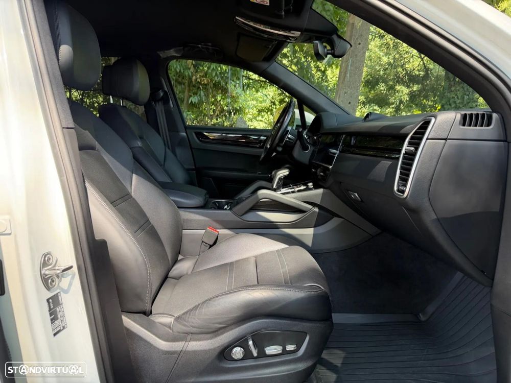 Porsche Cayenne E-Hybrid - 56