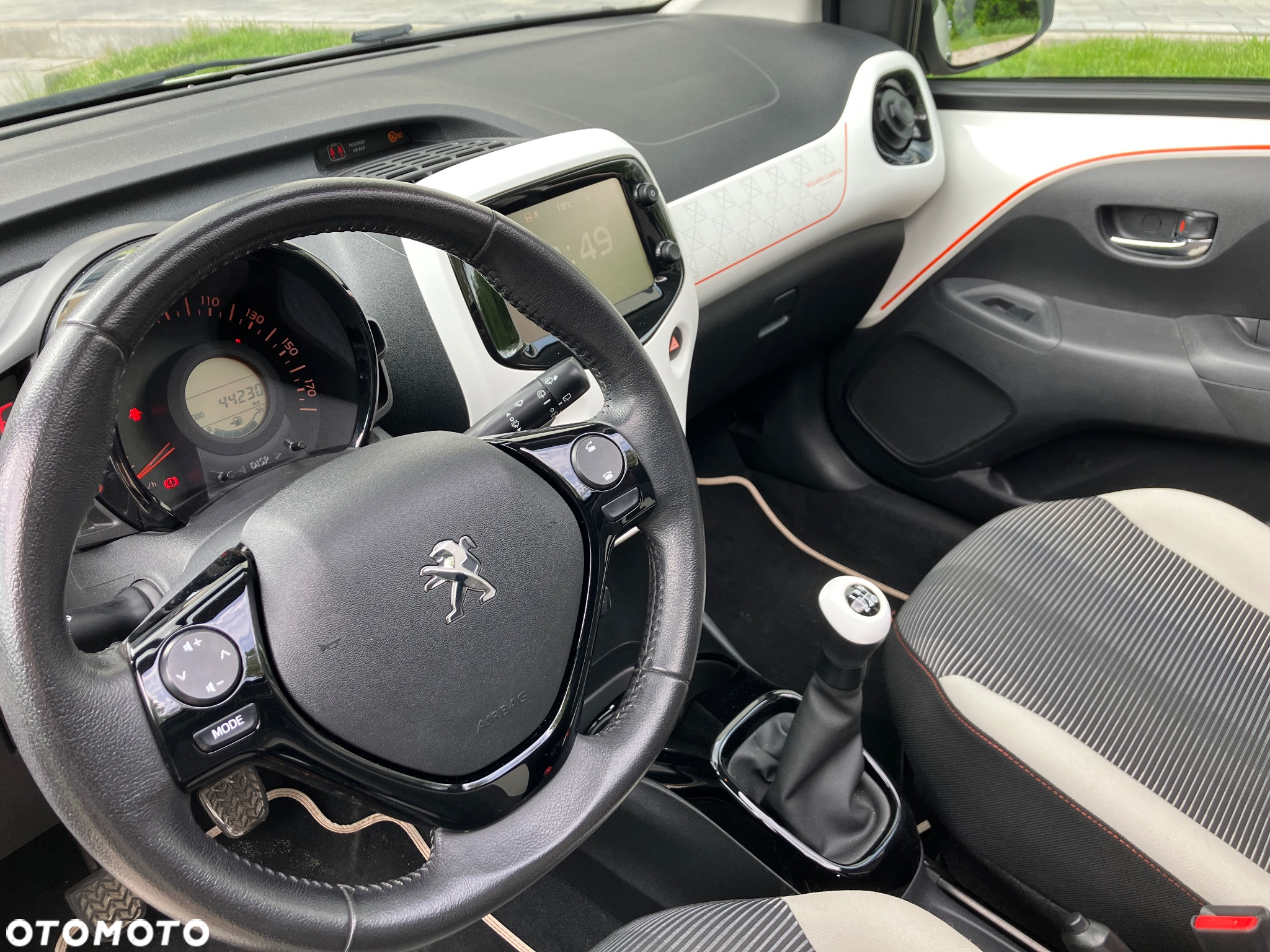Peugeot 108 PureTech 82 Top Roland Garros - 12