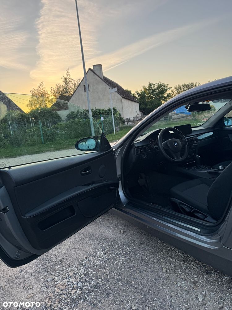 BMW Seria 3 320i - 16