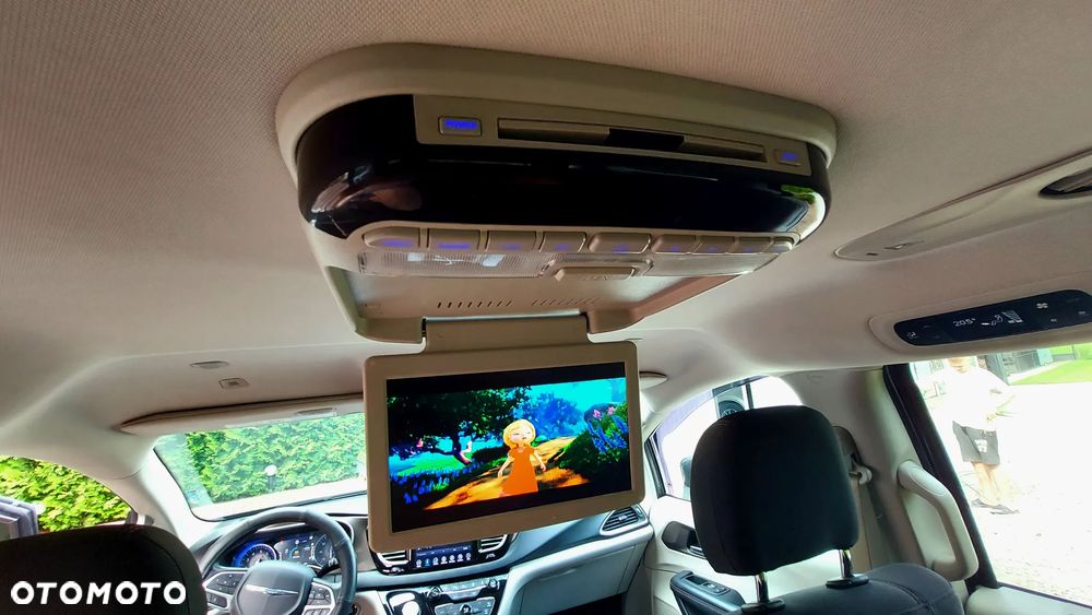 Chrysler Pacifica - 9