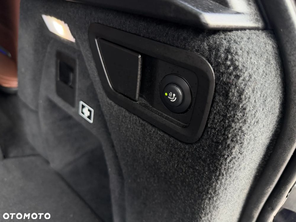 BMW X7 xDrive30d sport - 37