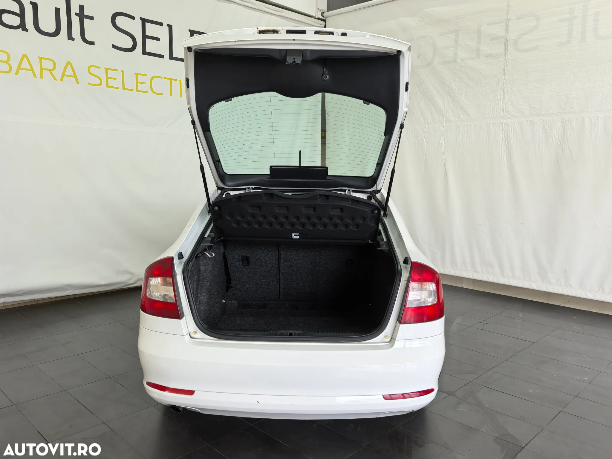 Skoda Octavia 1.6 TDI Ambiente - 6