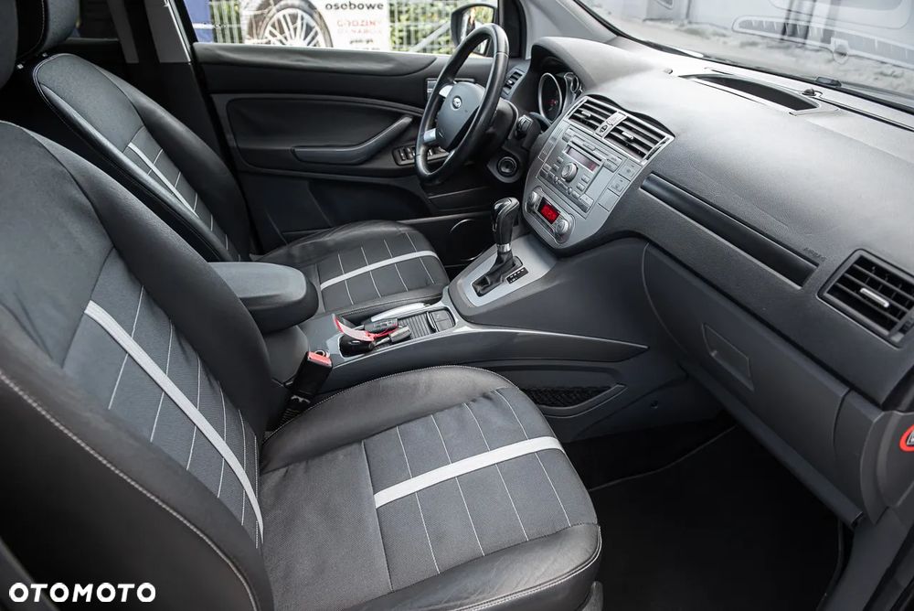 Ford Kuga 2.5 Titanium S - 27