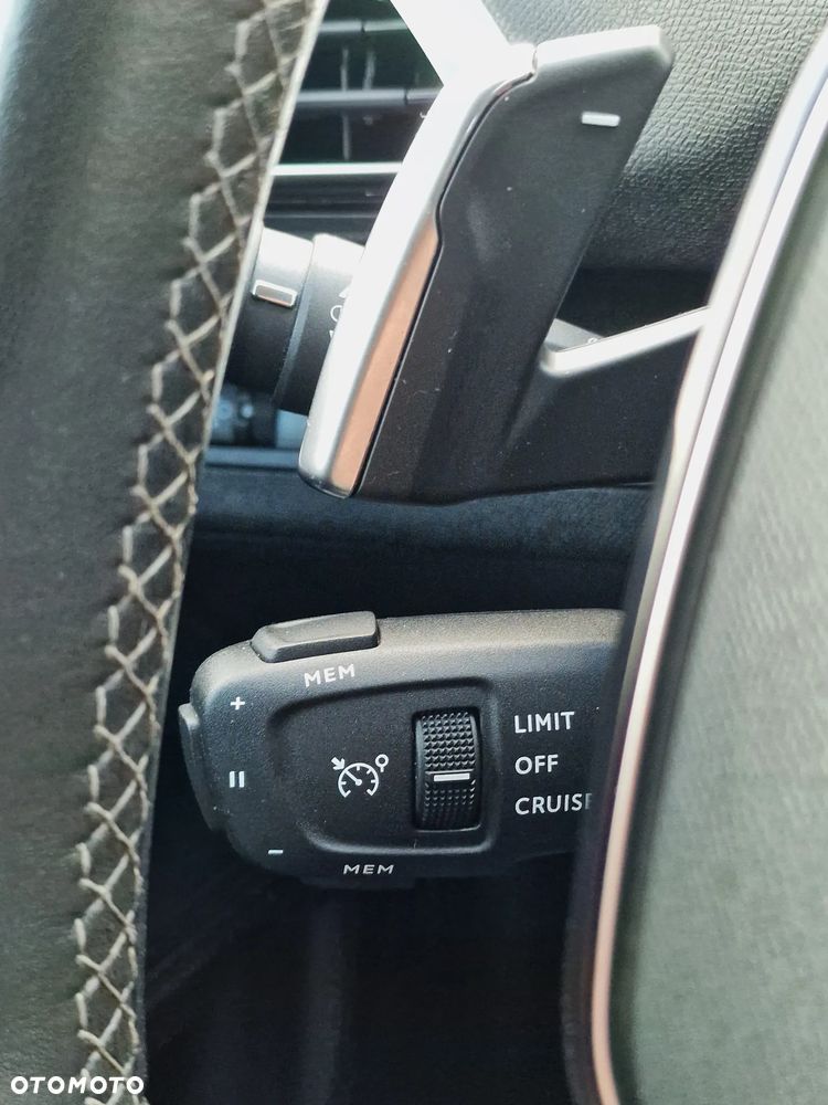 Peugeot 3008 225 e-EAT8 Allure Pack - 36