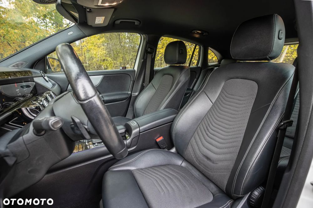 Mercedes-Benz GLA 200 Business Edition - 19