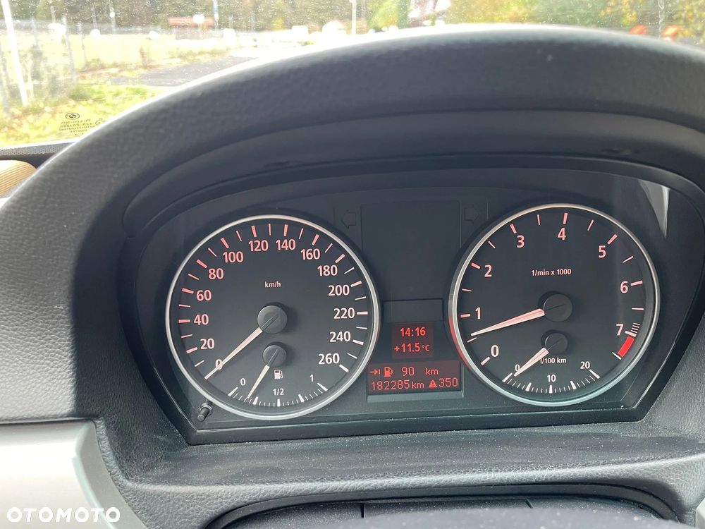 BMW Seria 3 325i Touring - 17