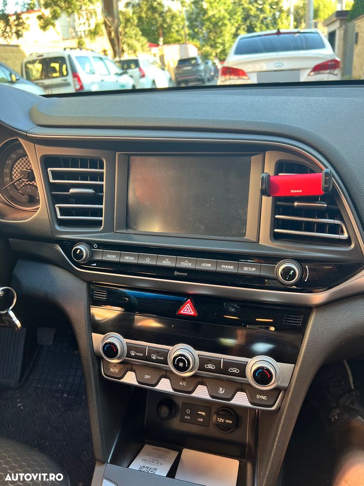 Hyundai Elantra 1.6 MPi Highway - 10