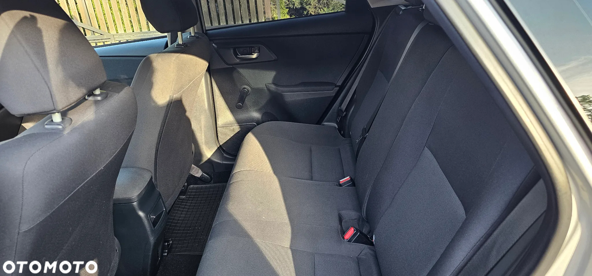 Toyota Auris Hybrid 135 Active - 11