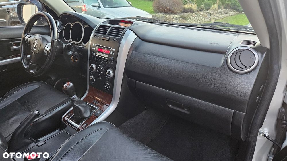 Suzuki Grand Vitara 2.0 De luxe - 14