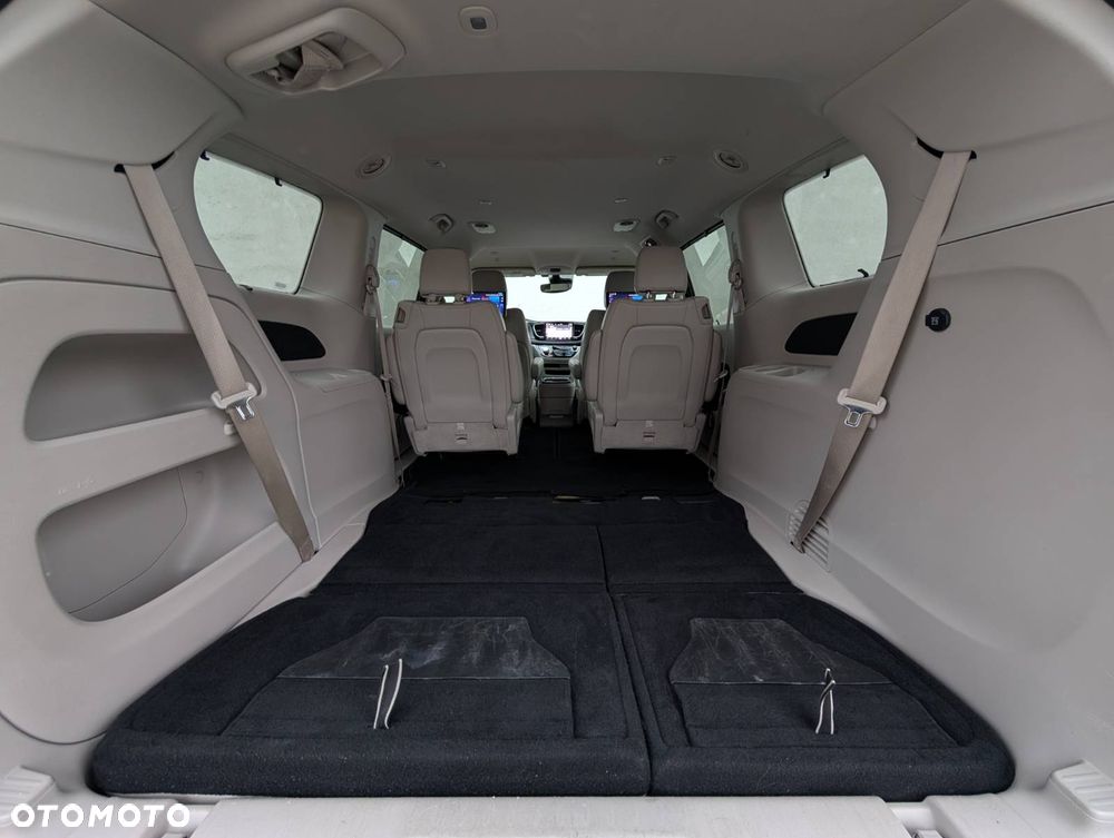 Chrysler Pacifica - 14