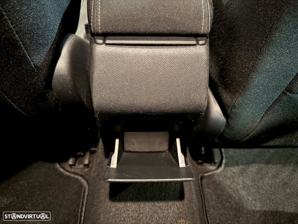 Peugeot 308 SW BlueHDi 130 EAT8 Style - 33