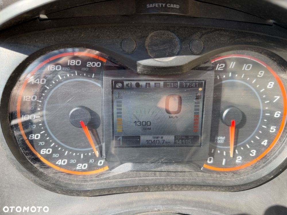 Can-Am Spyder - 10