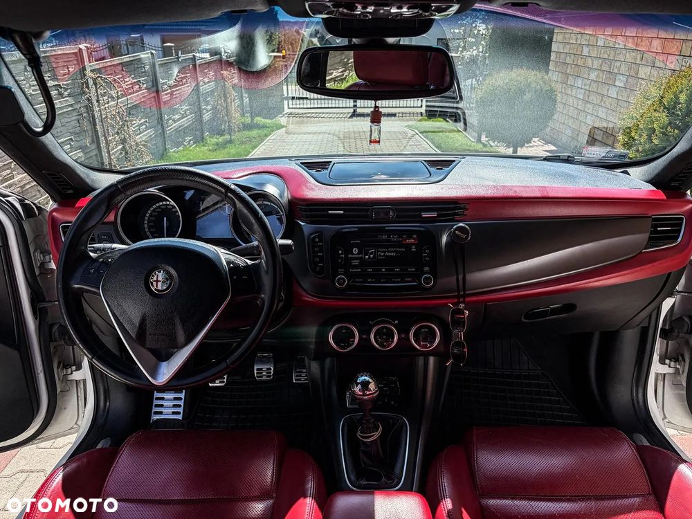 Alfa Romeo Giulietta 2.0 JTDM Exclusive - 8