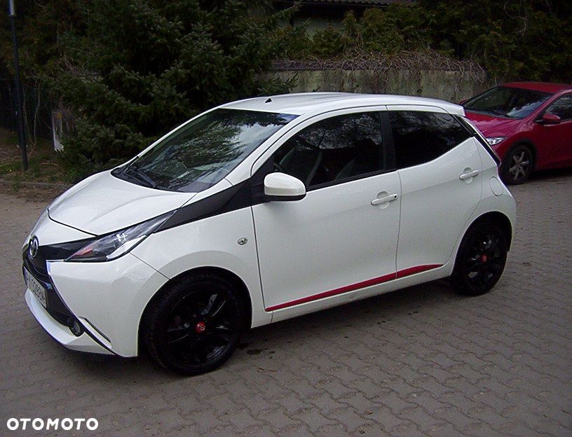Toyota Aygo x-play Edition-S - 14