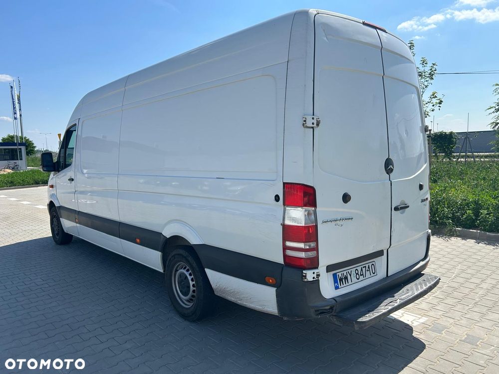 Mercedes-Benz Sprinter - 4