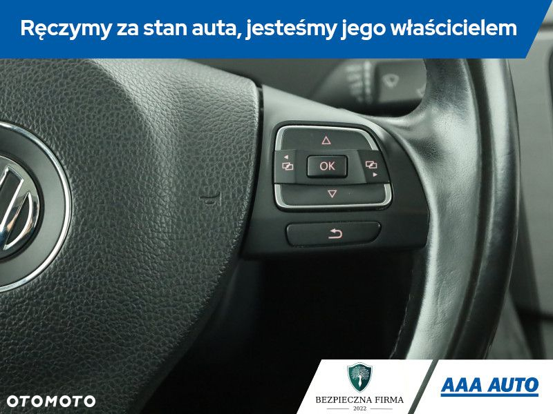 Volkswagen Passat - 16