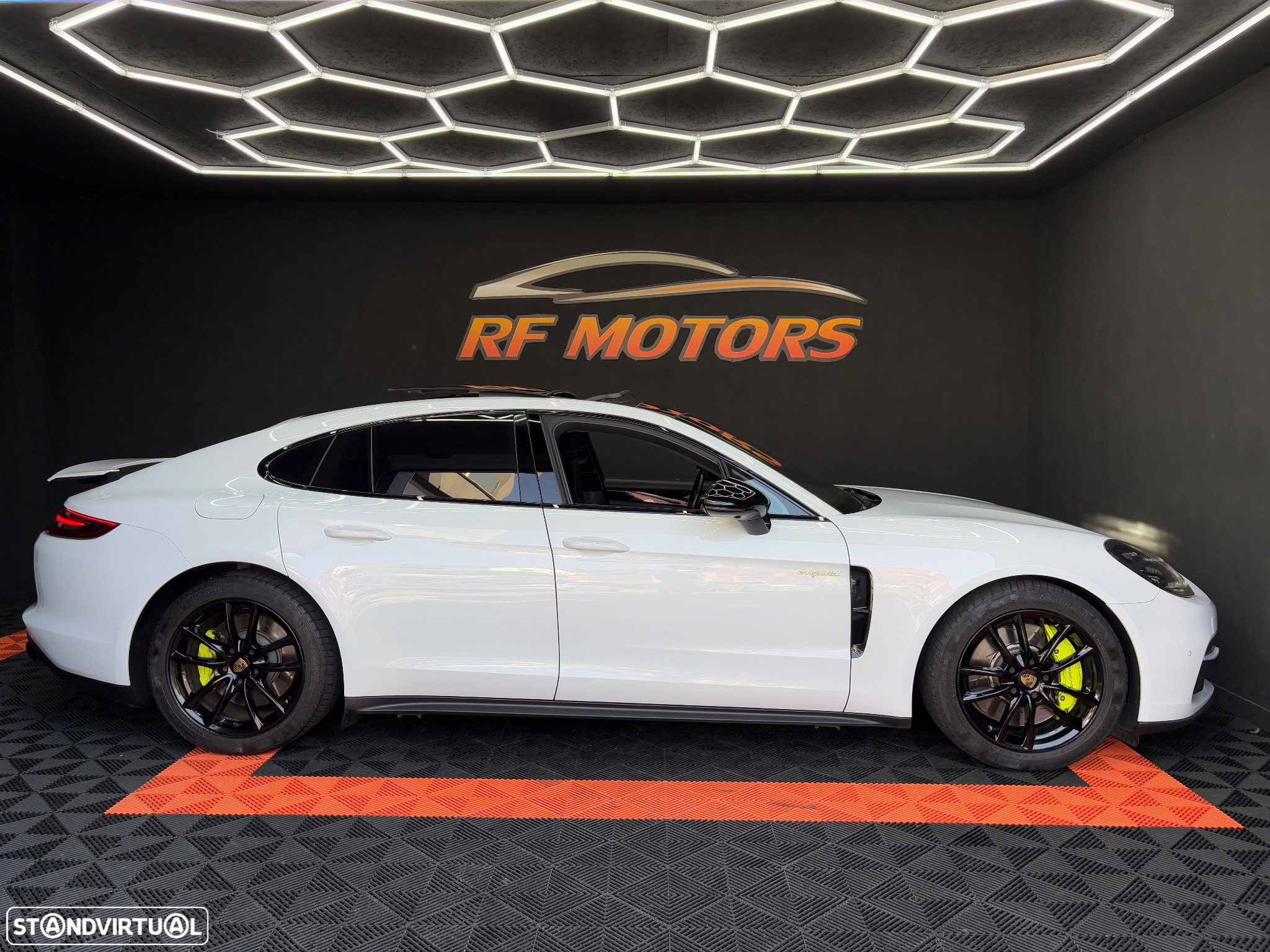 Porsche Panamera 4 E-Hybrid - 5