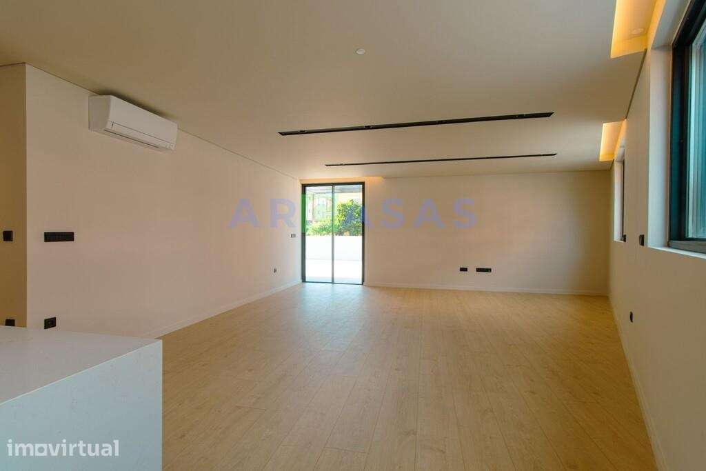 Apartamento T2 com terraço e lugar de garagem em São Cosme, Gondomar - Grande imagem: 4/19