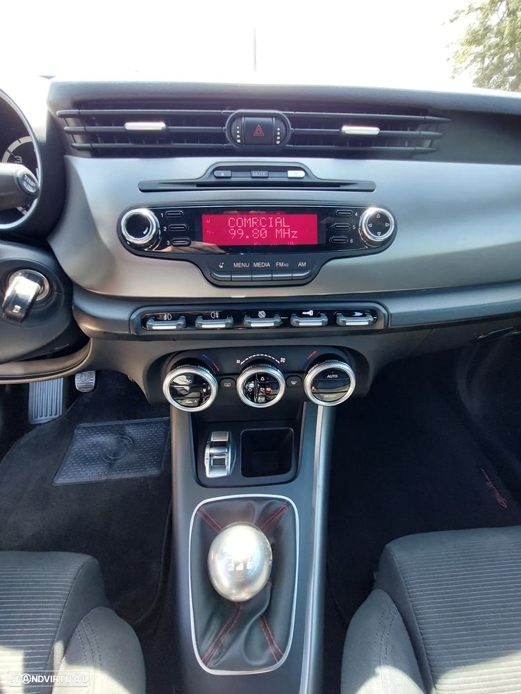 Alfa Romeo Giulietta 1.6 JTDM Veloce - 19