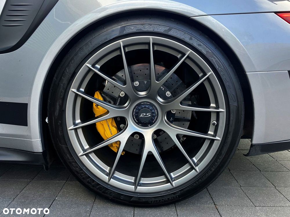 Porsche 911 - 26