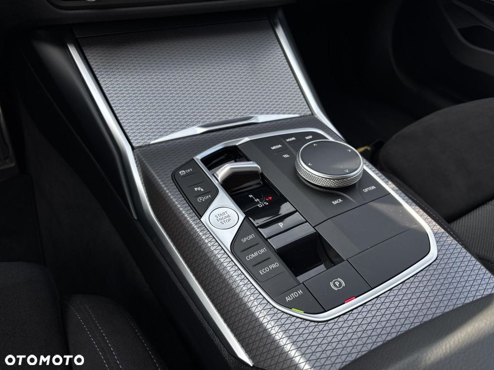 BMW Seria 3 320i xDrive M Sport sport - 18