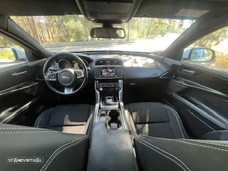 Jaguar XE 2.0 D R-Sport - 13