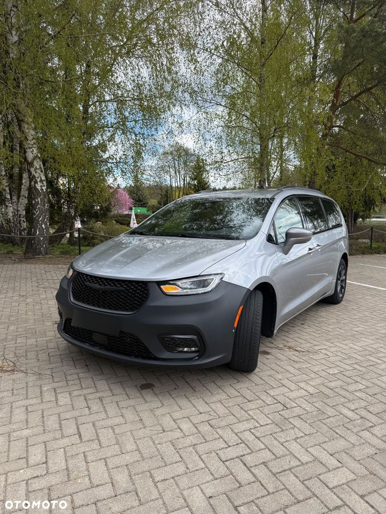 Chrysler Pacifica - 1