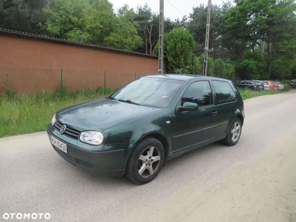 Volkswagen Golf - 1