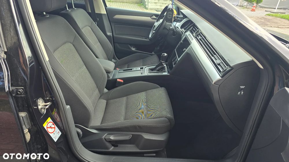 Volkswagen Passat Variant - 23