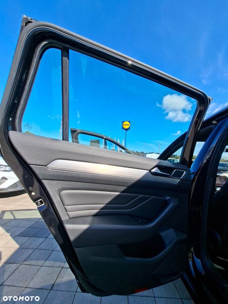 Volkswagen Passat Variant - 13