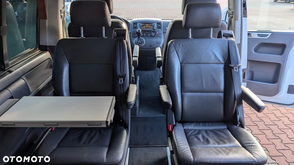 Volkswagen Multivan - 14