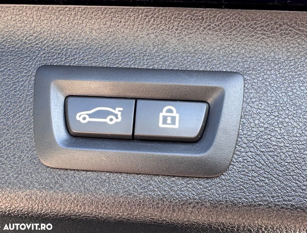 BMW Seria 5 530d xDrive Touring Aut. Luxury Line - 24